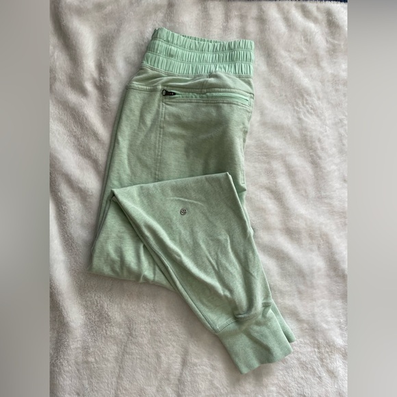 Mint Green Lululemon Joggers size 8 - Picture 1 of 6